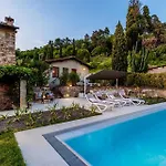 Borbone In Pieve S. Stefano, Villa *