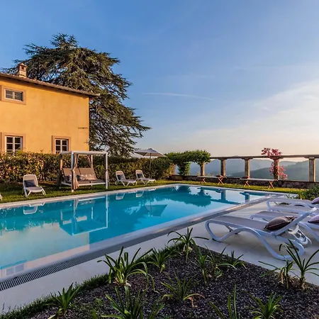 Borbone In Pieve S. Stefano, Villa *