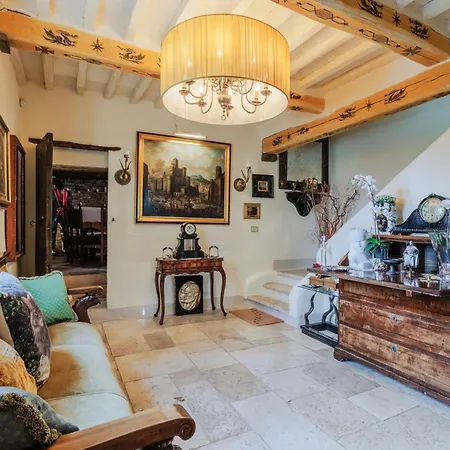 Borbone In Pieve S. Stefano, Villa